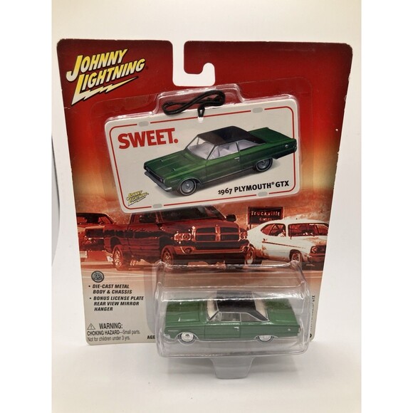 Johnny Lightning Die Cast Car 1967 Plymouth GTX Green 2004 - Picture 1 of 4
